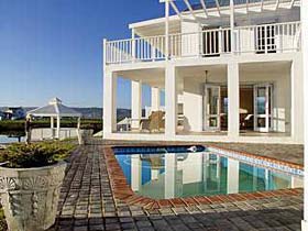 Luxury Villas, Mansions, Private Home Rentals, Luxury Apartments, Holidays in South Africa, Cape Town, Johannesburg, Durban, Camps Bay, Clifton, Umhlanga Rocks.